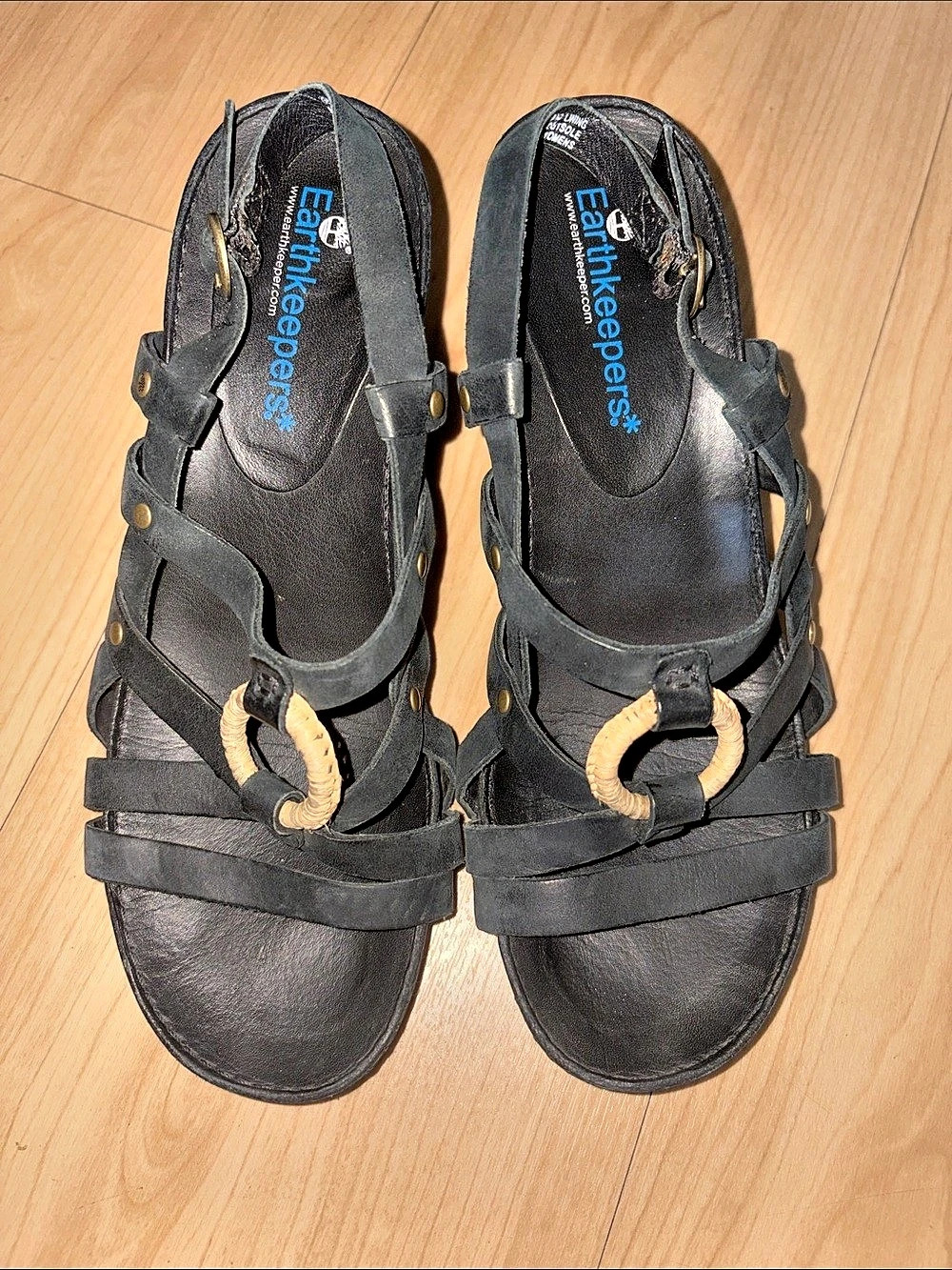 Earthkeepers Women's Black Strappy Sandals